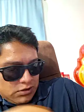 Snapshot of issacchpapi chatting on 06-18-26, 05:30 issacchpapi online show from 06-18-26, 05:30