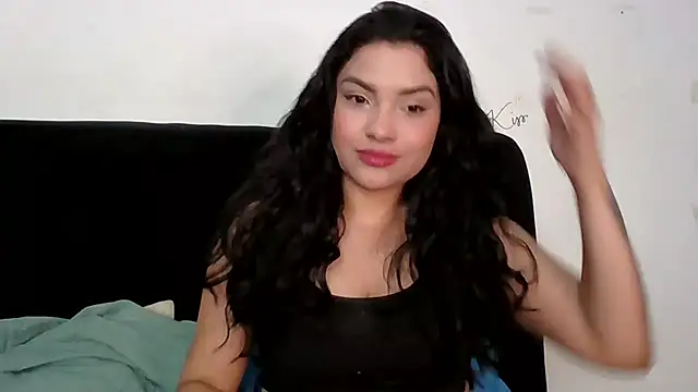 Snapshot of lolaa_staars chatting on 10-08-25, 08:34 lolaa staars online show from 10-08-25, 08:34