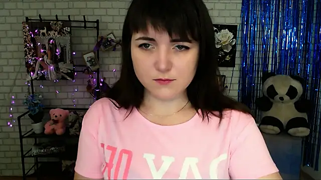 Snapshot of Darina_M_ chatting on 01-25-25, 06:01 Darina M online show from 01-25-25, 06:01