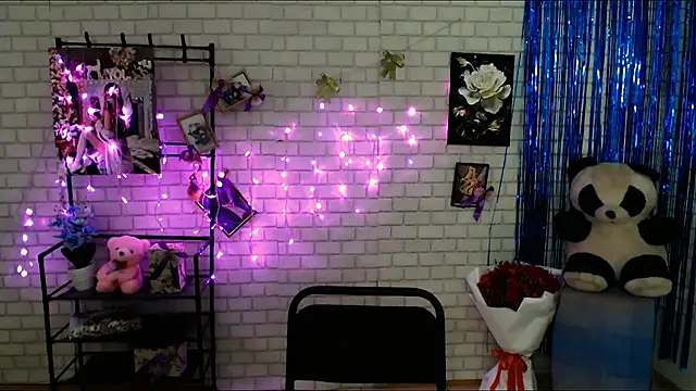 Snapshot of Darina_M_ chatting on 01-25-25, 09:04 Darina M online show from 01-25-25, 09:04