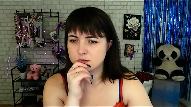 Snapshot of Darina_M_ chatting on 02-02-25, 11:30 Darina M online show from 02-02-25, 11:30