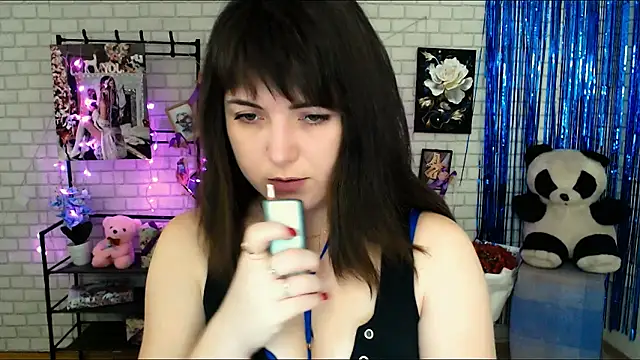Snapshot of Darina_M_ chatting on 02-11-25, 05:37 Darina M online show from 02-11-25, 05:37