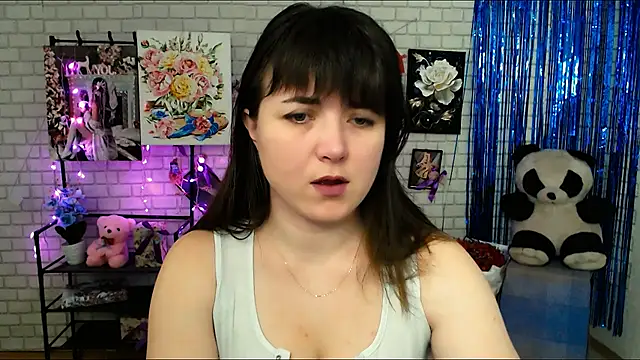 Snapshot of Darina_M_ chatting on 02-21-25, 05:46 Darina M online show from 02-21-25, 05:46