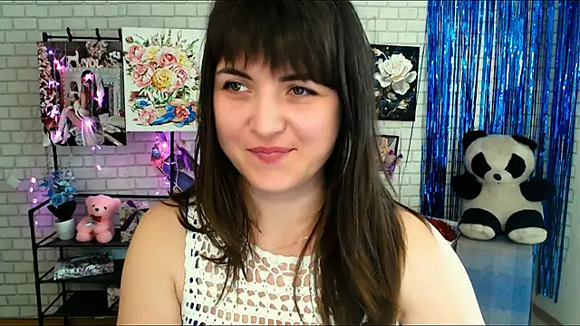Snapshot of Darina_M_ chatting on 02-23-25, 05:45 Darina M online show from 02-23-25, 05:45