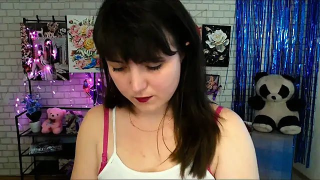 Snapshot of Darina_M_ chatting on 02-23-25, 08:49 Darina M online show from 02-23-25, 08:49