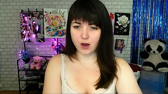 Snapshot of Darina_M_ chatting on 02-25-25, 05:19 Darina M online show from 02-25-25, 05:19