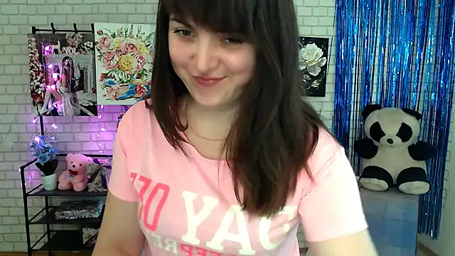 Snapshot of Darina_M_ chatting on 03-02-25, 08:38 Darina M online show from 03-02-25, 08:38