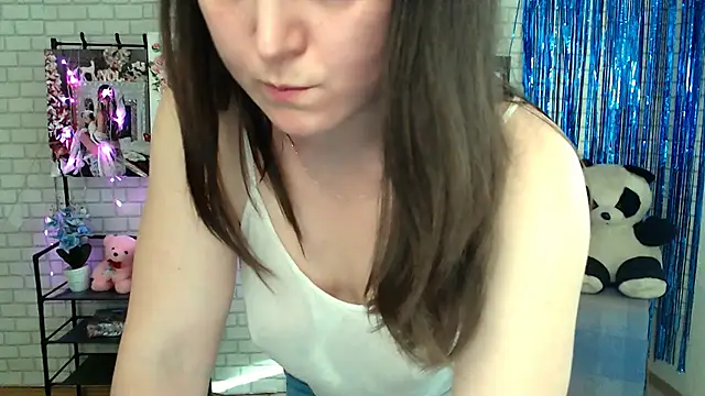 Snapshot of Darina_M_ chatting on 03-05-25, 02:23 Darina M online show from 03-05-25, 02:23