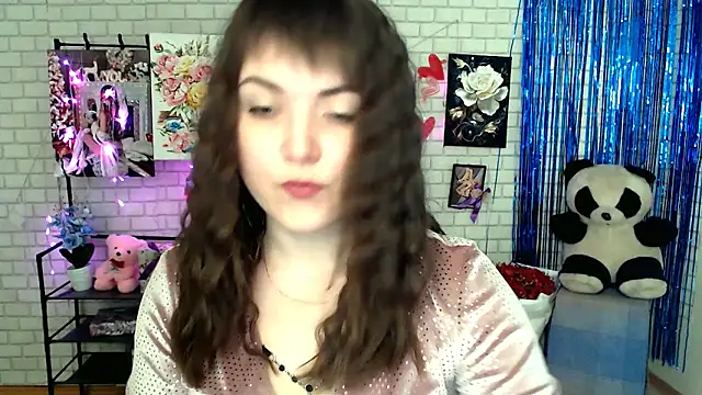 Snapshot of Darina_M_ chatting on 03-08-25, 05:49 Darina M online show from 03-08-25, 05:49