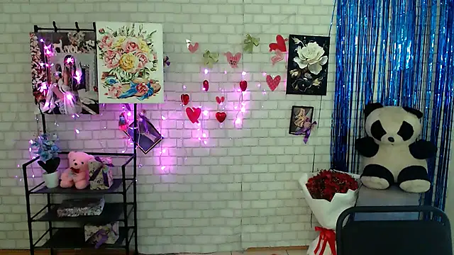 Snapshot of Darina_M_ chatting on 03-08-25, 08:55 Darina M online show from 03-08-25, 08:55