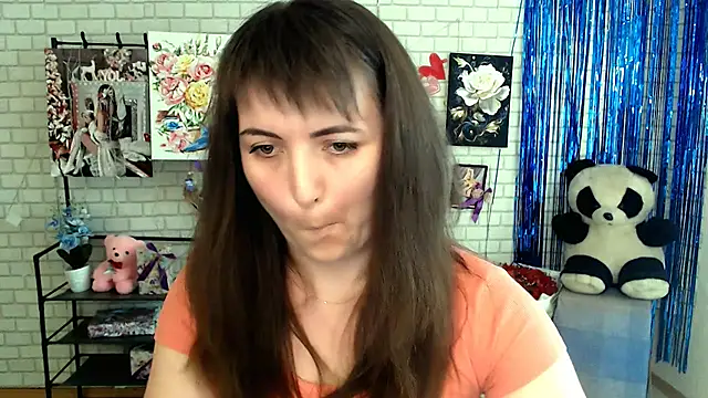 Snapshot of Darina_M_ chatting on 03-11-25, 12:17 Darina M online show from 03-11-25, 12:17