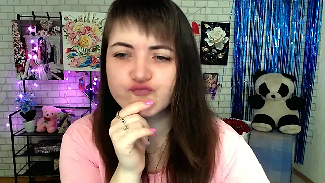 Snapshot of Darina_M_ chatting on 03-13-25, 05:33 Darina M online show from 03-13-25, 05:33