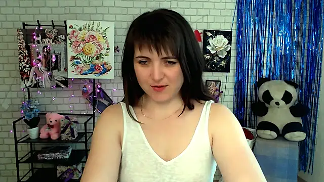 Snapshot of Darina_M_ chatting on 03-18-25, 11:41 Darina M online show from 03-18-25, 11:41
