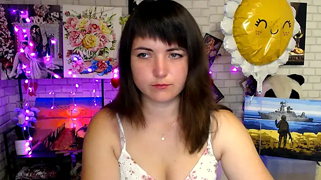 Snapshot of Darina_M_ chatting on 09-16-25, 04:57 Darina M online show from 09-16-25, 04:57