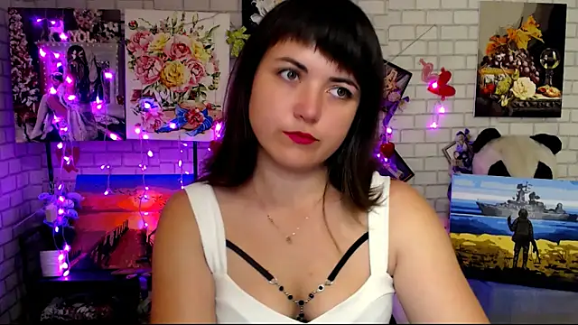 Snapshot of Darina_M_ chatting on 09-26-25, 04:49 Darina M online show from 09-26-25, 04:49