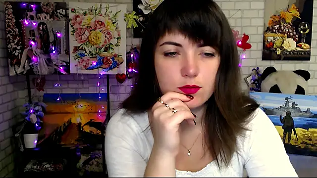 Snapshot of Darina_M_ chatting on 10-16-25, 04:35 Darina M online show from 10-16-25, 04:35