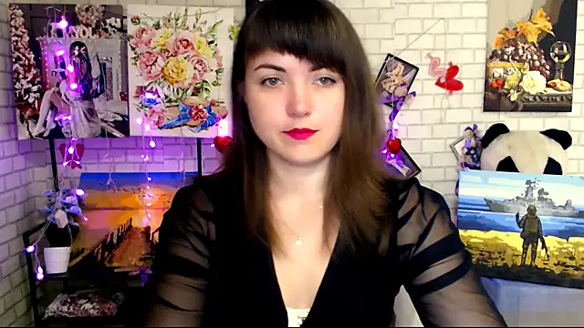 Snapshot of Darina_M_ chatting on 10-18-25, 04:37 Darina M online show from 10-18-25, 04:37
