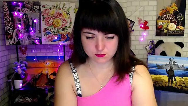 Snapshot of Darina_M_ chatting on 10-21-25, 04:35 Darina M online show from 10-21-25, 04:35