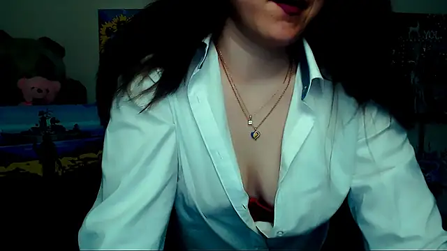 Snapshot of Darina_M_ chatting on 05-20-26, 04:40 Darina M online show from 05-20-26, 04:40