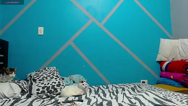 Snapshot of Nanna_and_Balder chatting on 12-17-25, 03:45 Nanna and Balder online show from 12-17-25, 03:45