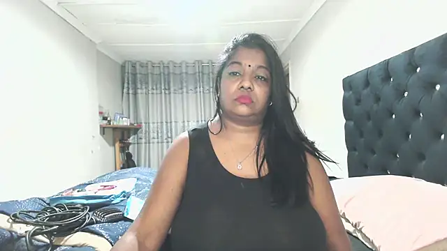 Snapshot of Indianmayaxoxo chatting on 05-08-26, 09:42 Indianmayaxoxo online show from 05-08-26, 09:42