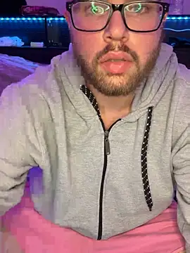 Snapshot of Comfortable_Bite chatting on 11-15-25, 10:56 Comfortable Bite online show from 11-15-25, 10:56