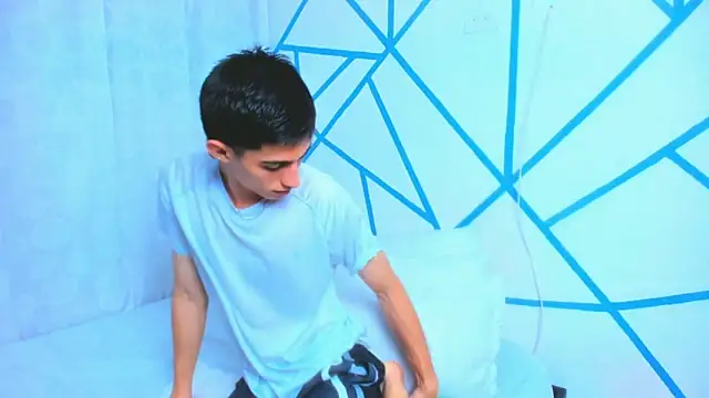 liam scott77 online show from 11-05-25, 01:49