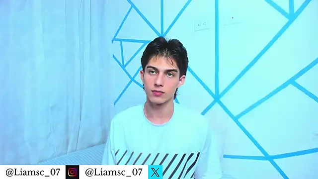 Snapshot of liam_scott77 chatting on 06-09-26, 08:42 liam scott77 online show from 06-09-26, 08:42
