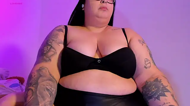 Snapshot of Apriilpeach_ chatting on 12-17-25, 05:41 Apriilpeach online show from 12-17-25, 05:41