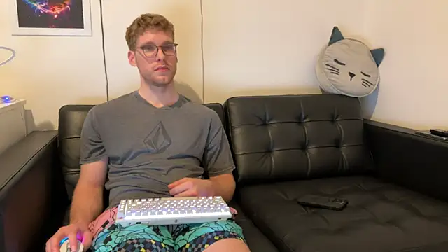 Snapshot of BlueEyedTallGuy94 chatting on 12-23-24, 06:11 BlueEyedTallGuy94 online show from 12-23-24, 06:11