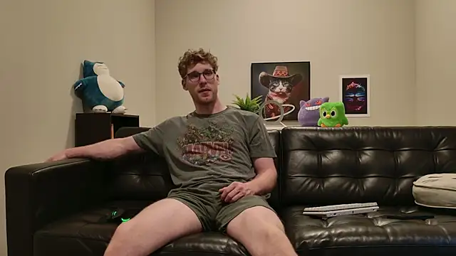 Snapshot of BlueEyedTallGuy94 chatting on 09-18-25, 01:40 BlueEyedTallGuy94 online show from 09-18-25, 01:40