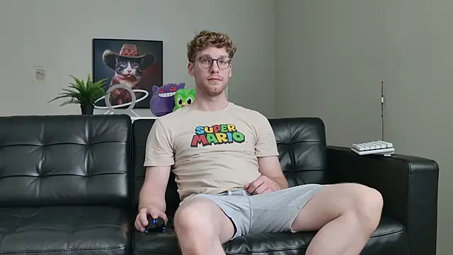 Snapshot of BlueEyedTallGuy94 chatting on 09-22-25, 06:54 BlueEyedTallGuy94 online show from 09-22-25, 06:54