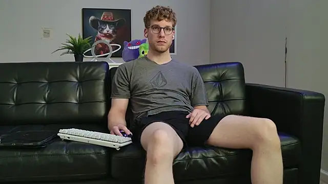 Snapshot of BlueEyedTallGuy94 chatting on 09-27-25, 05:51 BlueEyedTallGuy94 online show from 09-27-25, 05:51