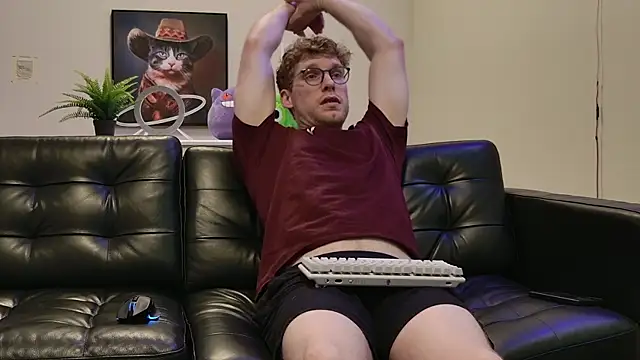 Snapshot of BlueEyedTallGuy94 chatting on 09-30-25, 12:48 BlueEyedTallGuy94 online show from 09-30-25, 12:48