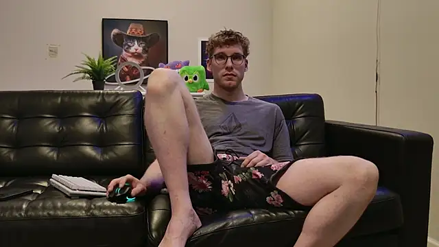 Snapshot of BlueEyedTallGuy94 chatting on 10-01-25, 01:22 BlueEyedTallGuy94 online show from 10-01-25, 01:22