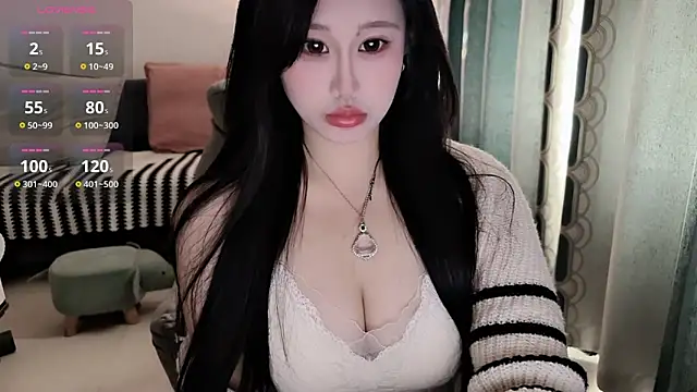 QQ-tutu online show from 10-20-25, 02:12