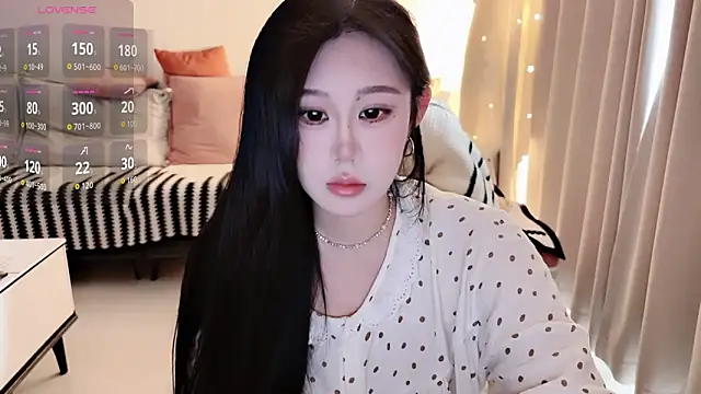 QQ-tutu online show from 03-01-26, 02:46