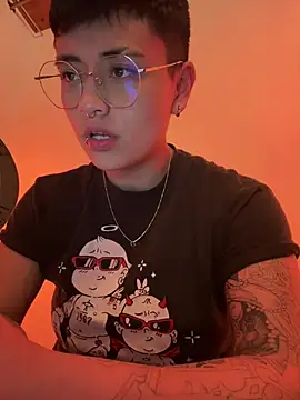 Snapshot of Ashley_Chriss chatting on 12-23-24, 06:44 Ashley Chriss online show from 12-23-24, 06:44