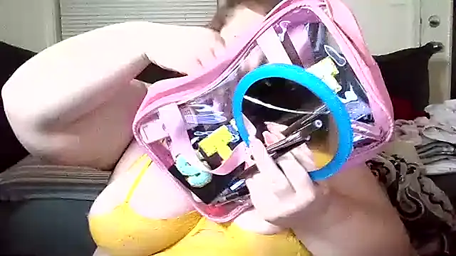 Snapshot of _GodessIsabella_97 chatting on 03-06-25, 03:46 GodessIsabella 97 online show from 03-06-25, 03:46