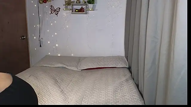 Snapshot of hikary_hall chatting on 01-24-25, 04:37 hikary hall online show from 01-24-25, 04:37