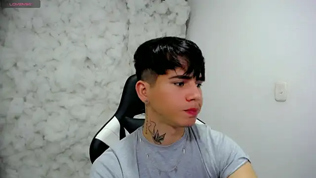 Tayson Rivers online show from 11-23-25, 03:28