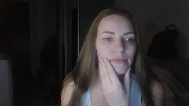 AnnaDiamond1 online show from 04-26-26, 09:45