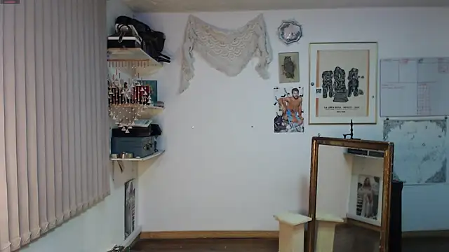 Snapshot of Siriss_boyrag chatting on 11-01-25, 12:12 Siriss boyrag online show from 11-01-25, 12:12