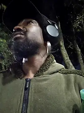 Snapshot of Siriss_boyrag chatting on 11-05-25, 05:29 Siriss boyrag online show from 11-05-25, 05:29