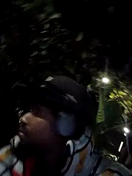 Snapshot of Siriss_boyrag chatting on 11-10-25, 05:06 Siriss boyrag online show from 11-10-25, 05:06