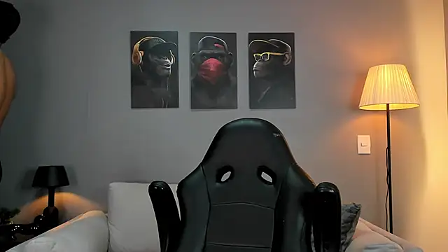 Snapshot of ApoloMakris chatting on 11-01-25, 05:15 ApoloMakris online show from 11-01-25, 05:15