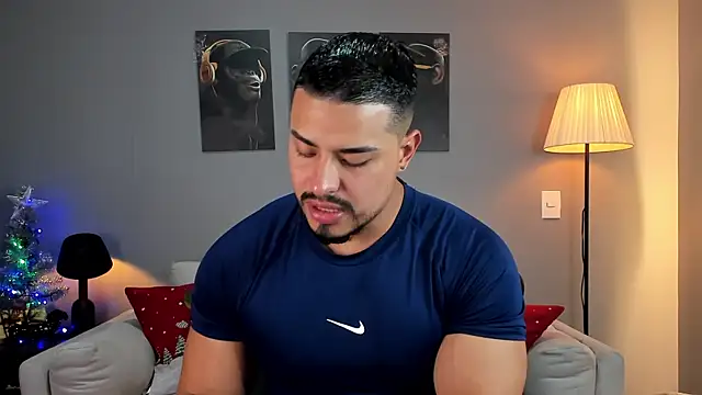 Snapshot of ApoloMakris chatting on 12-04-25, 08:39 ApoloMakris online show from 12-04-25, 08:39