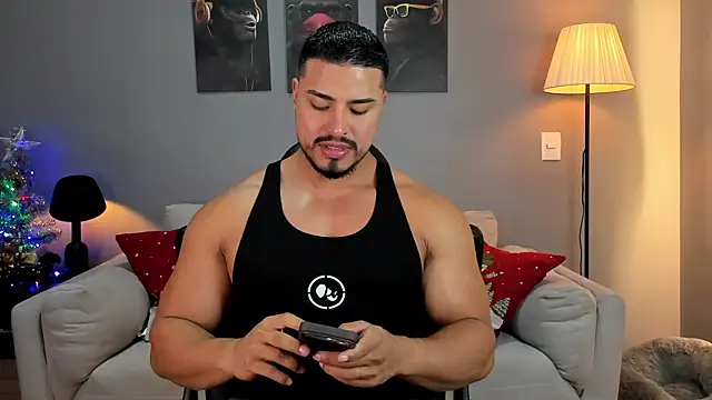 Snapshot of ApoloMakris chatting on 12-05-25, 08:27 ApoloMakris online show from 12-05-25, 08:27