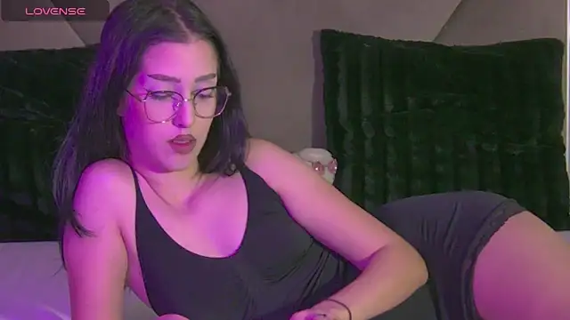 AishaHummer online show from 11-19-25, 08:20