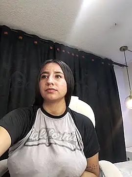 Snapshot of ailyn_miranda chatting on 03-19-25, 08:34 ailyn miranda online show from 03-19-25, 08:34